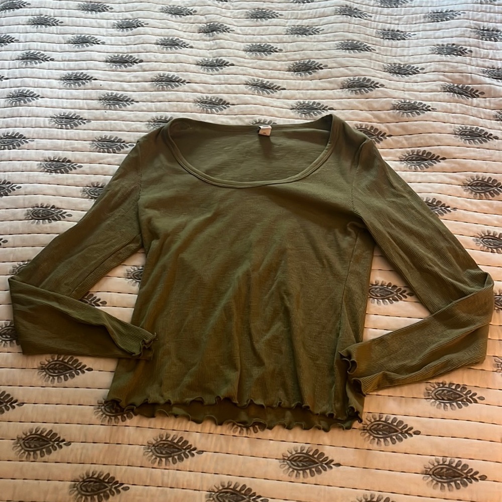 Old Navy Lettuce Hem Long Sleeve